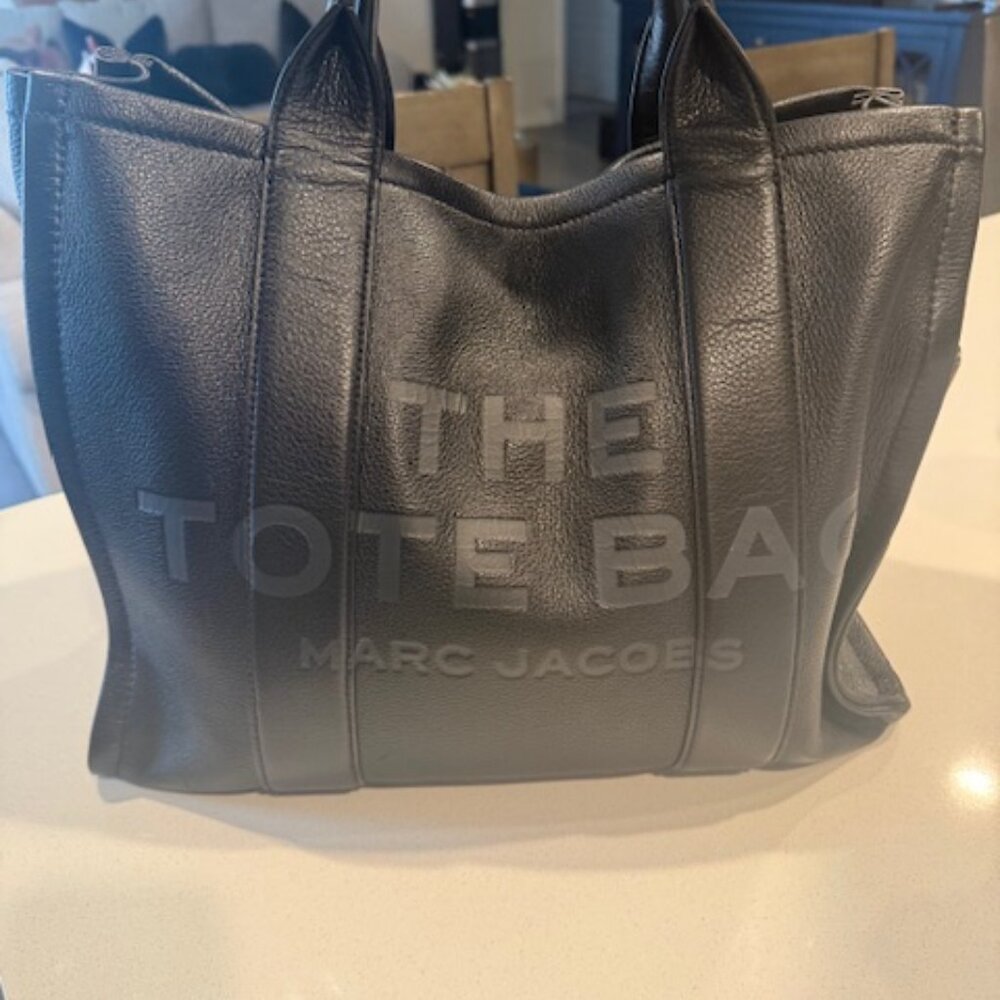 Marc Jacobs Leather Tote Bag (Large)